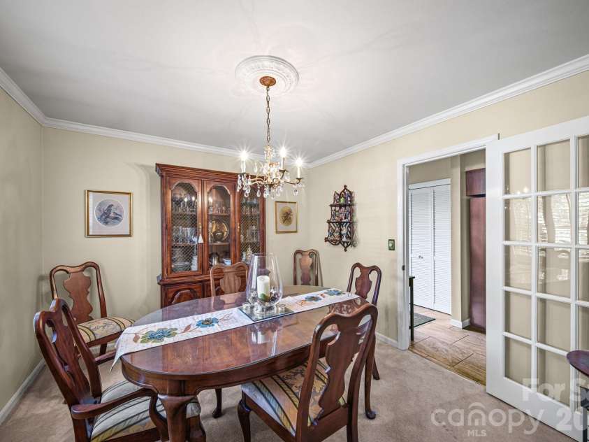 13539 Four Oaks Lane, Matthews, NC 28105.  MLS# CAR4384474, YatesRealty ID 32731. 