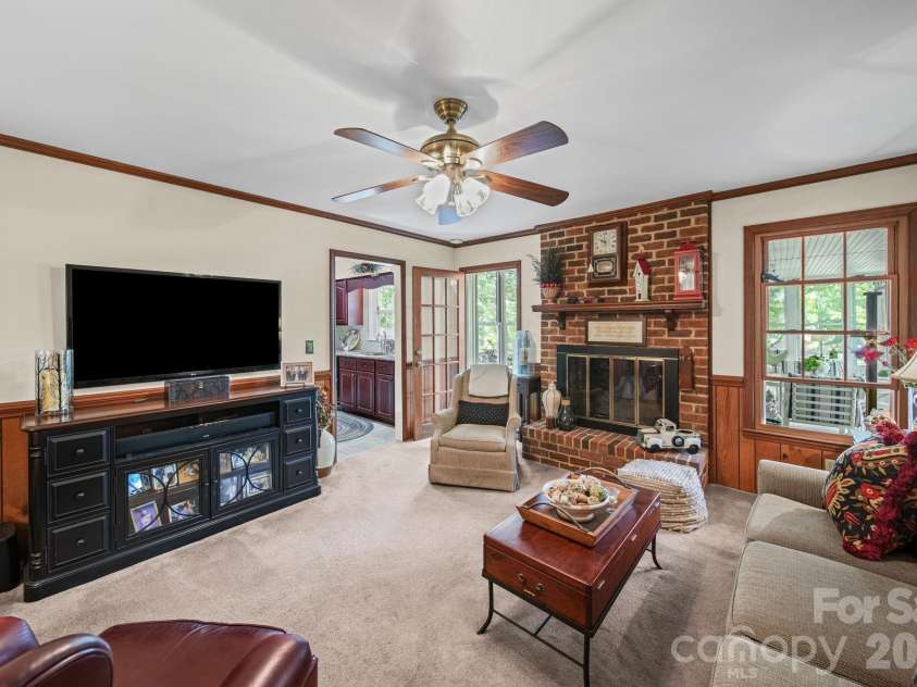 13539 Four Oaks Lane, Matthews, NC 28105.  MLS# CAR4384474, YatesRealty ID 32731. 