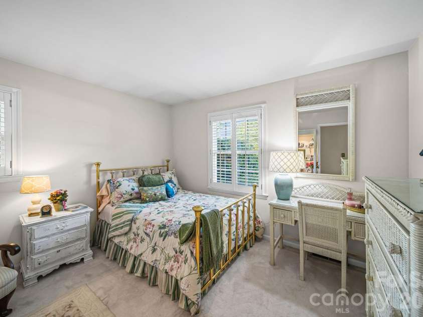 13539 Four Oaks Lane, Matthews, NC 28105.  MLS# CAR4384474, YatesRealty ID 32731. 