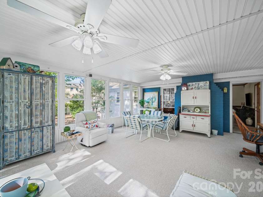 13539 Four Oaks Lane, Matthews, NC 28105.  MLS# CAR4384474, YatesRealty ID 32731. 
