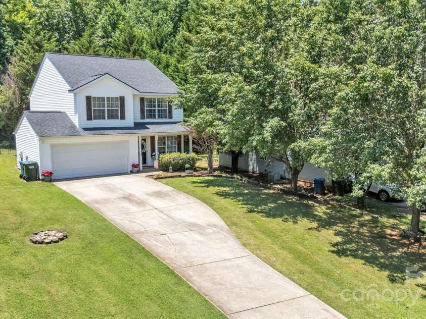 1912 8th Street, Hickory, NC 28602.  MLS# CAR4280873, YatesRealty ID 32732. 