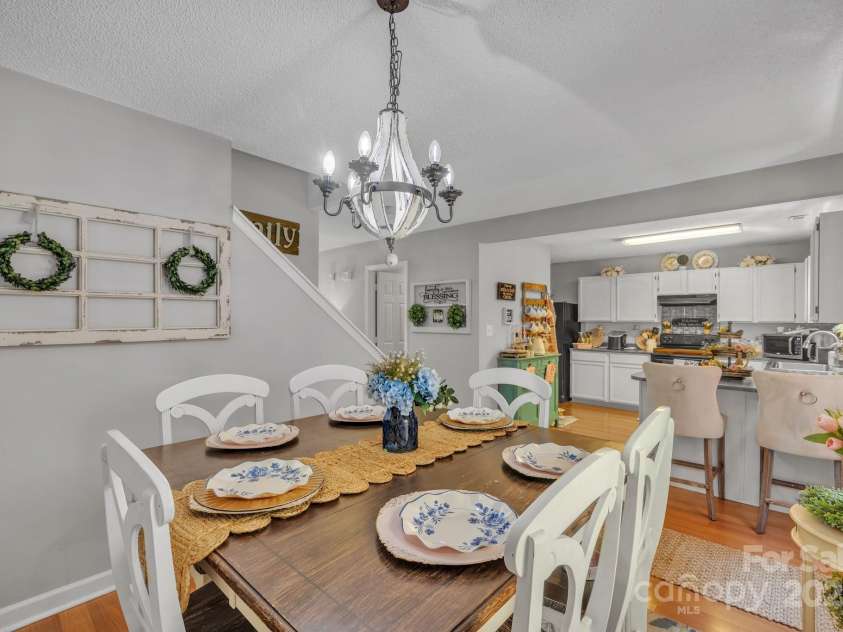 1912 8th Street, Hickory, NC 28602.  MLS# CAR4280873, YatesRealty ID 32732. 