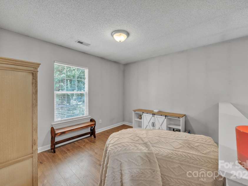 1912 8th Street, Hickory, NC 28602.  MLS# CAR4280873, YatesRealty ID 32732. 