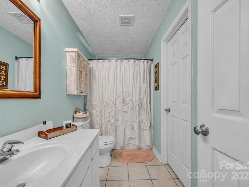 1912 8th Street, Hickory, NC 28602.  MLS# CAR4280873, YatesRealty ID 32732. 