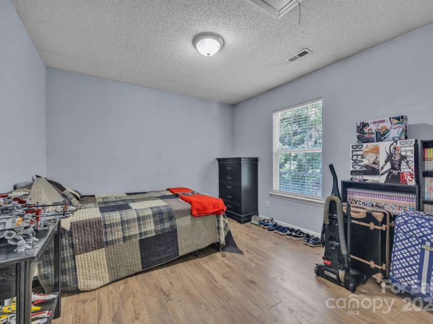 1912 8th Street, Hickory, NC 28602.  MLS# CAR4280873, YatesRealty ID 32732. 