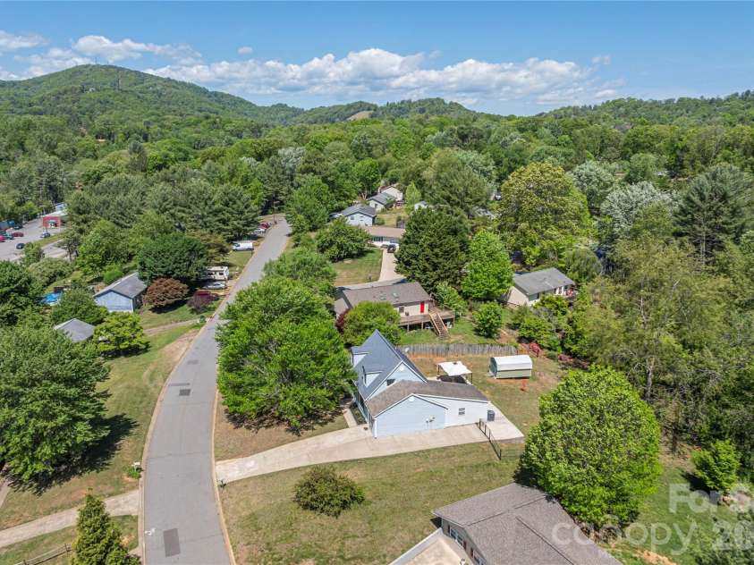 20 Lionel Place, Asheville, NC 28806.  MLS# CAR4375018, YatesRealty ID 32732. 