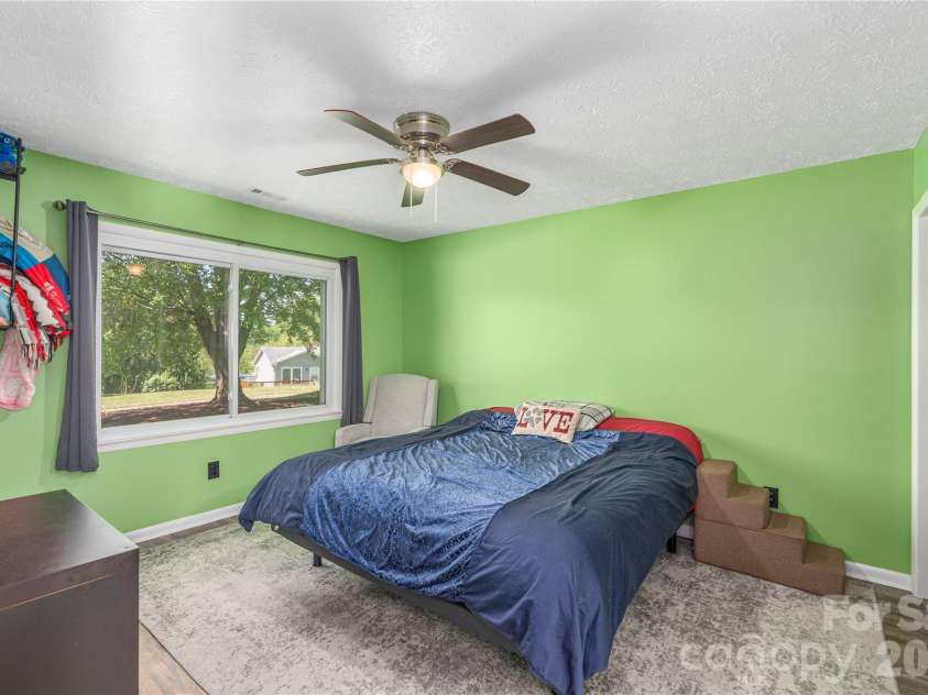 20 Lionel Place, Asheville, NC 28806.  MLS# CAR4375018, YatesRealty ID 32732. Master