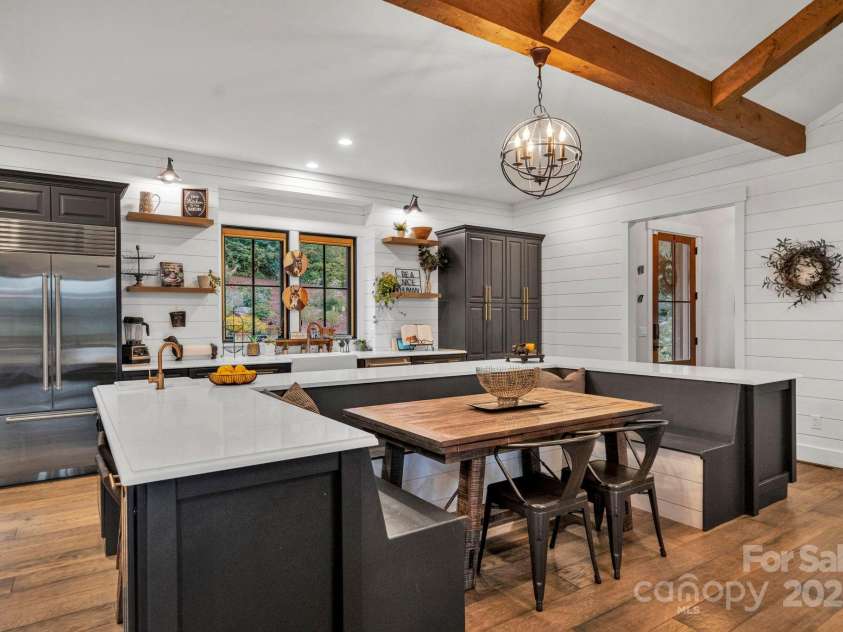 23 Windy Ridge, Fairview, NC 28730.  MLS# CAR4268173, YatesRealty ID 32733. 