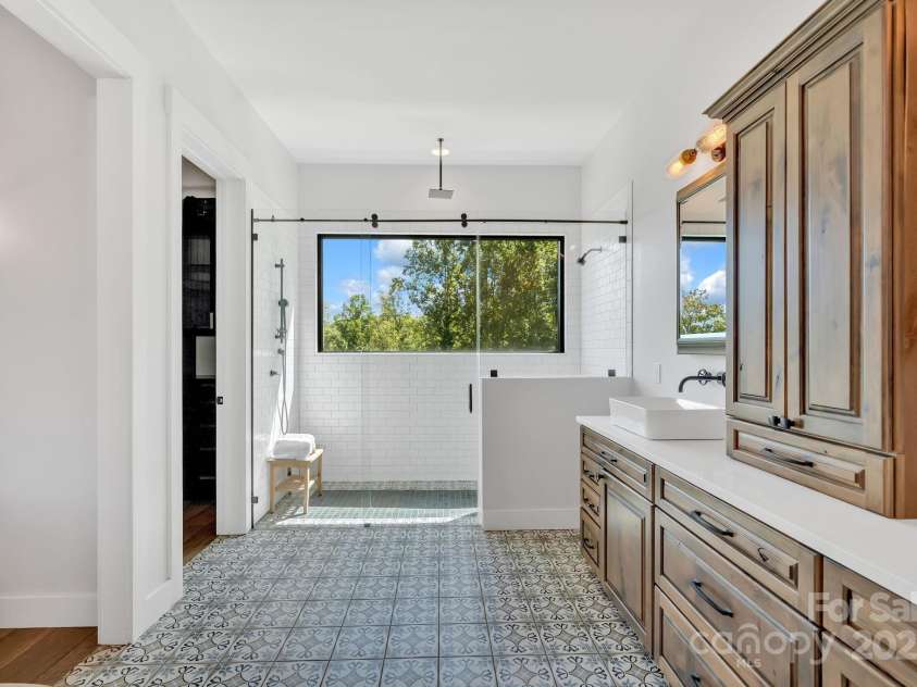 23 Windy Ridge, Fairview, NC 28730.  MLS# CAR4268173, YatesRealty ID 32733. 