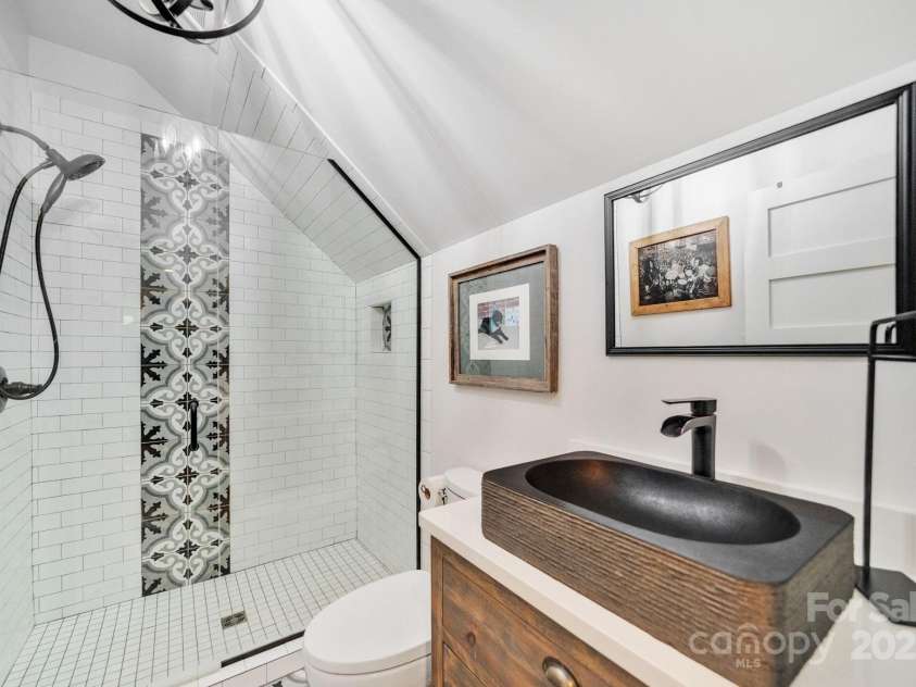 23 Windy Ridge, Fairview, NC 28730.  MLS# CAR4268173, YatesRealty ID 32733. 