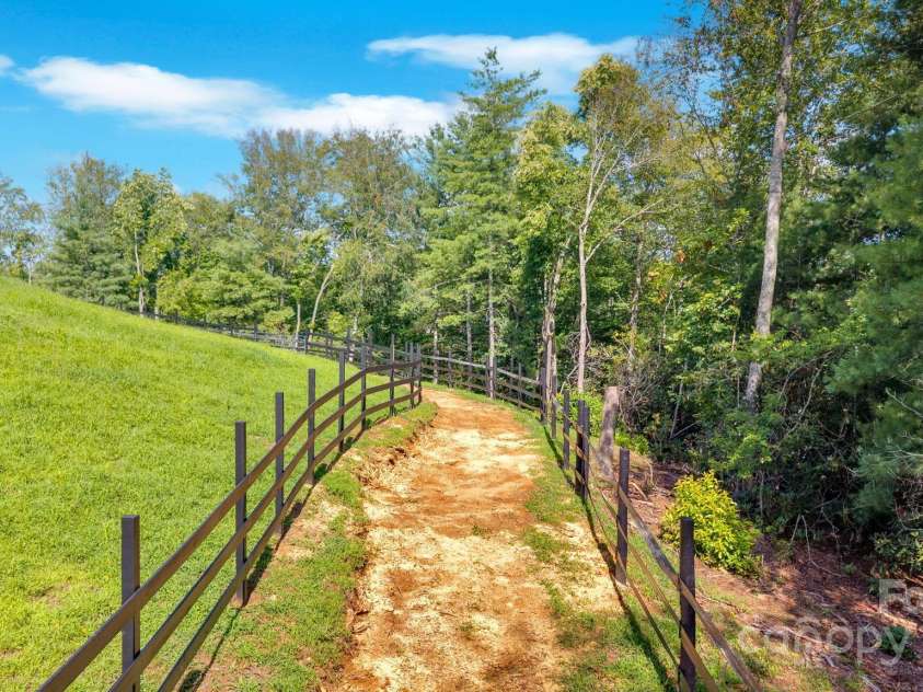 23 Windy Ridge, Fairview, NC 28730.  MLS# CAR4268173, YatesRealty ID 32733. 