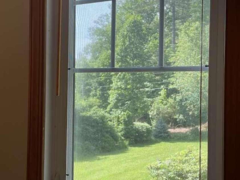 260 Bull Creek Road, Asheville, NC 28805.  MLS# CAR4397044, YatesRealty ID 32734. 