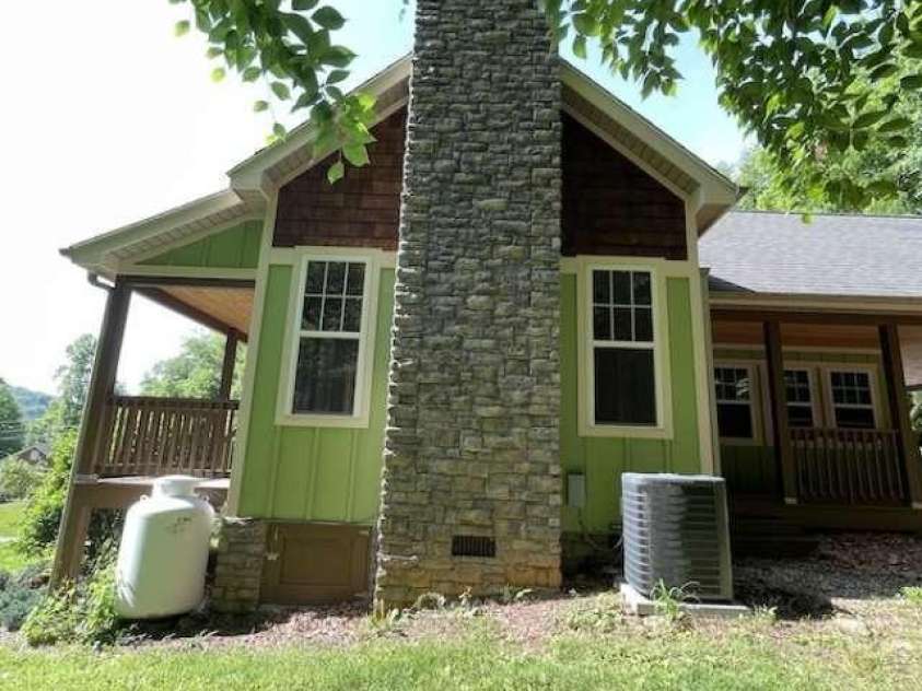 260 Bull Creek Road, Asheville, NC 28805.  MLS# CAR4397044, YatesRealty ID 32734. 