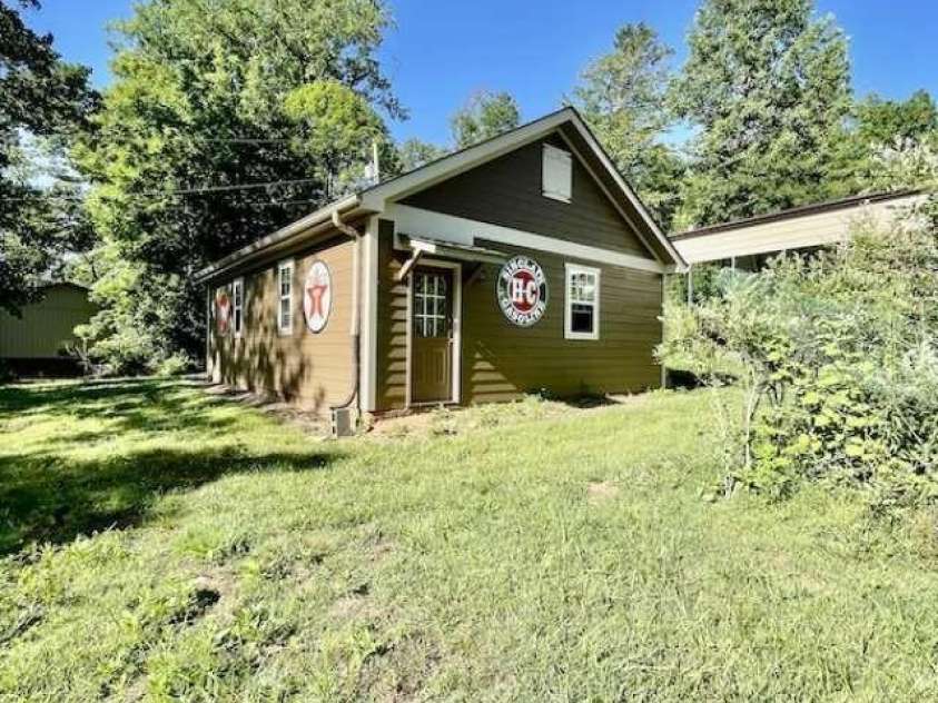 260 Bull Creek Road, Asheville, NC 28805.  MLS# CAR4397044, YatesRealty ID 32734. 