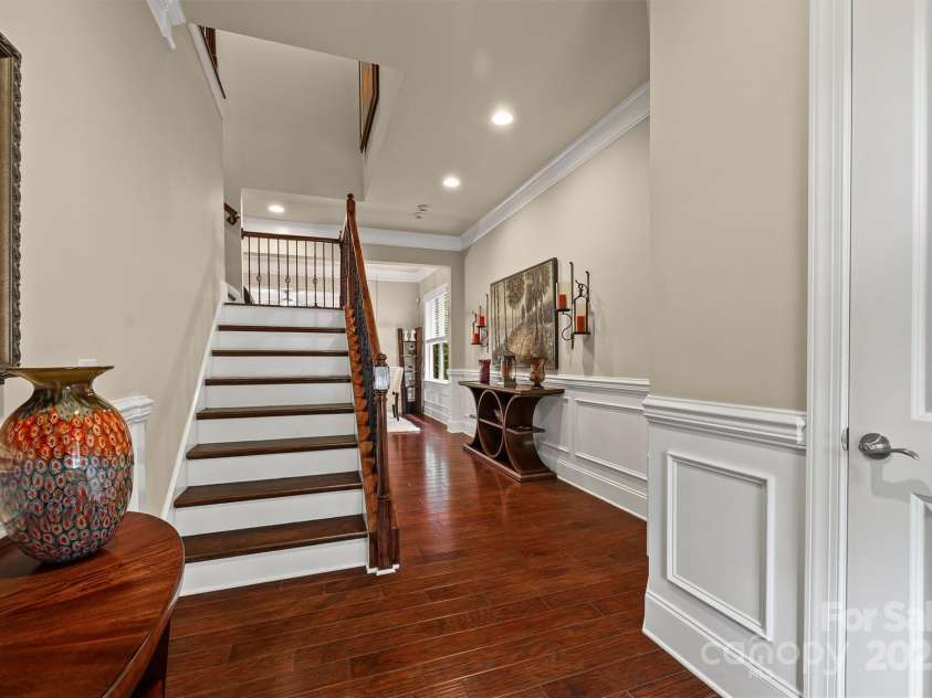 703 English Tudor Lane, Charlotte, NC 28211.  MLS# CAR4259545, YatesRealty ID 32734. 