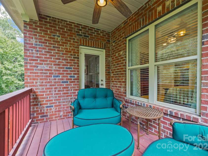 703 English Tudor Lane, Charlotte, NC 28211.  MLS# CAR4259545, YatesRealty ID 32734. 