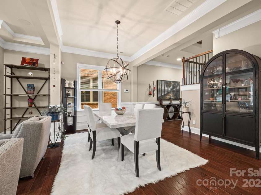 703 English Tudor Lane, Charlotte, NC 28211.  MLS# CAR4259545, YatesRealty ID 32734. Open dining area perfect for entertaining