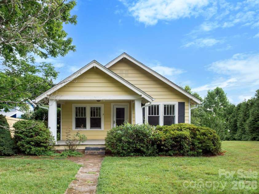 25 Bailey Road, Candler, NC 28715.  MLS# CAR4387001, YatesRealty ID 32736. Front