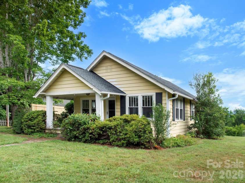 25 Bailey Road, Candler, NC 28715.  MLS# CAR4387001, YatesRealty ID 32736. Front