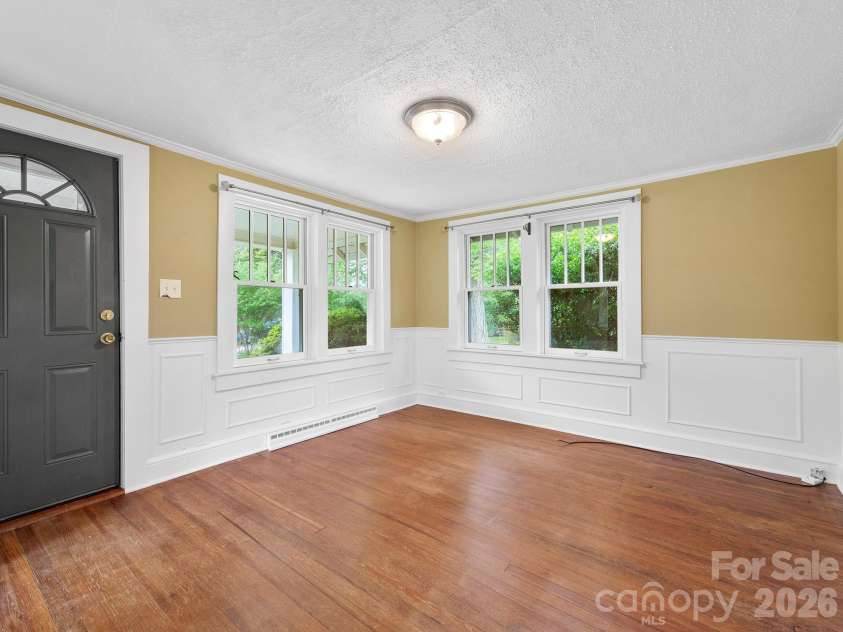 25 Bailey Road, Candler, NC 28715.  MLS# CAR4387001, YatesRealty ID 32736. Living Room