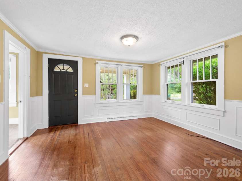 25 Bailey Road, Candler, NC 28715.  MLS# CAR4387001, YatesRealty ID 32736. Living Room
