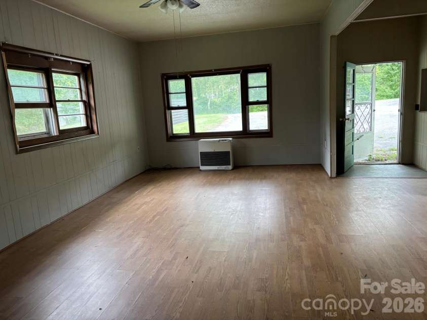 86 Jack Sullins Road, Spruce Pine, NC 28777.  MLS# CAR4397158, YatesRealty ID 32737. 