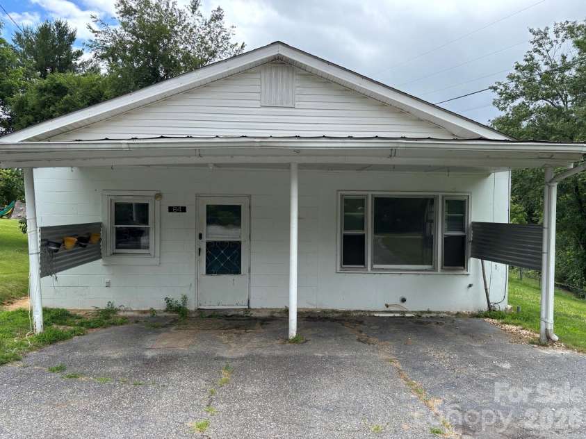 86 Jack Sullins Road, Spruce Pine, NC 28777.  MLS# CAR4397158, YatesRealty ID 32737. 