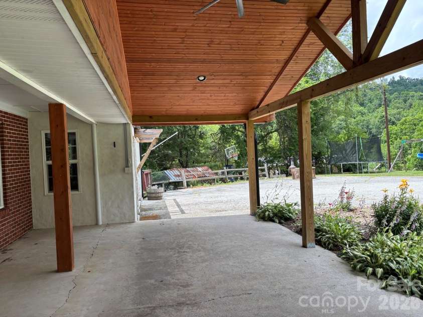 86 Jack Sullins Road, Spruce Pine, NC 28777.  MLS# CAR4397158, YatesRealty ID 32737. 