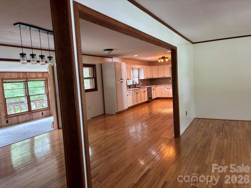 86 Jack Sullins Road, Spruce Pine, NC 28777.  MLS# CAR4397158, YatesRealty ID 32737. 