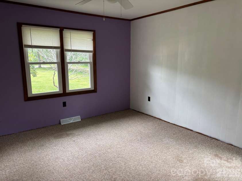 86 Jack Sullins Road, Spruce Pine, NC 28777.  MLS# CAR4397158, YatesRealty ID 32737. 