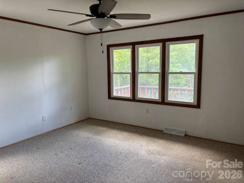 86 Jack Sullins Road, Spruce Pine, NC 28777.  MLS# CAR4397158, YatesRealty ID 32737. 