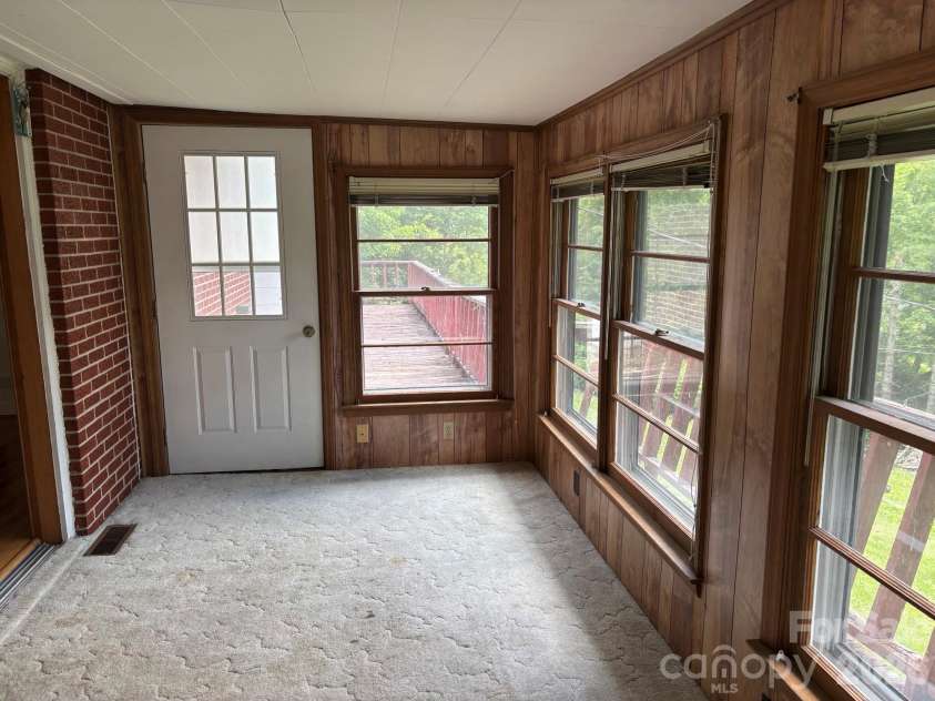 86 Jack Sullins Road, Spruce Pine, NC 28777.  MLS# CAR4397158, YatesRealty ID 32737. 