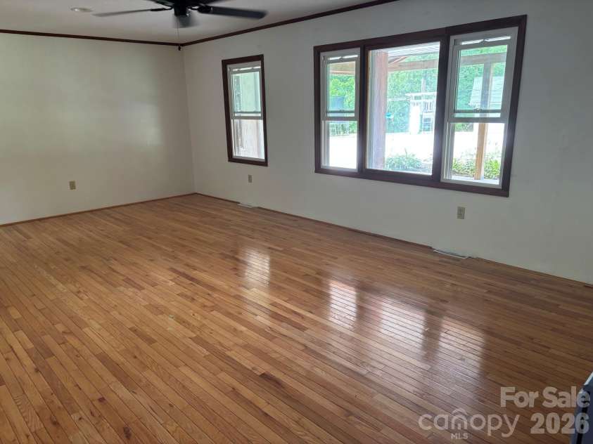86 Jack Sullins Road, Spruce Pine, NC 28777.  MLS# CAR4397158, YatesRealty ID 32737. 