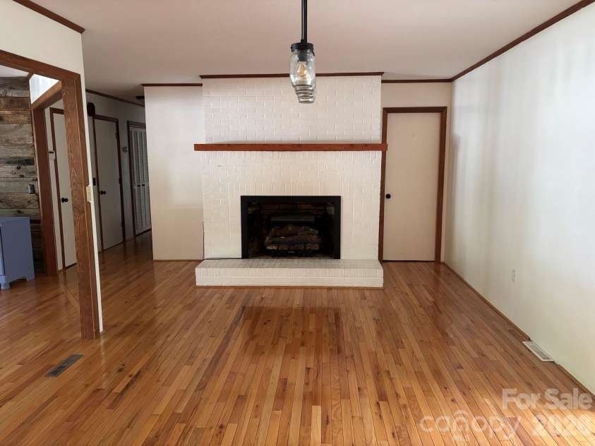86 Jack Sullins Road, Spruce Pine, NC 28777.  MLS# CAR4397158, YatesRealty ID 32737. 