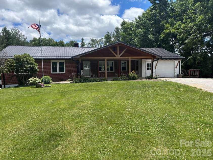 86 Jack Sullins Road, Spruce Pine, NC 28777.  MLS# CAR4397158, YatesRealty ID 32737. 