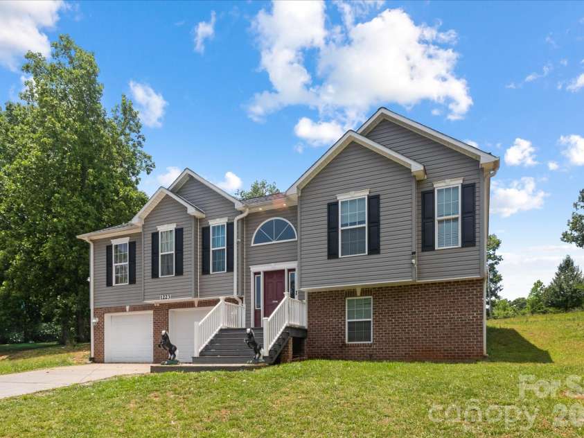 1223 Deer Park Road, Nebo, NC 28761.  MLS# CAR4395282, YatesRealty ID 32738. 