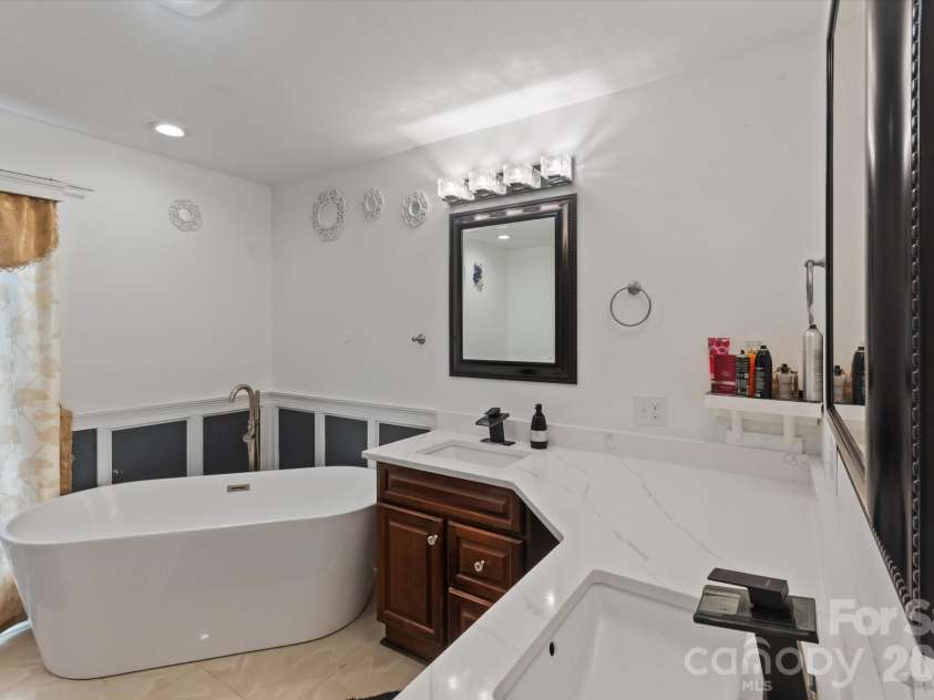 1223 Deer Park Road, Nebo, NC 28761.  MLS# CAR4395282, YatesRealty ID 32738. 