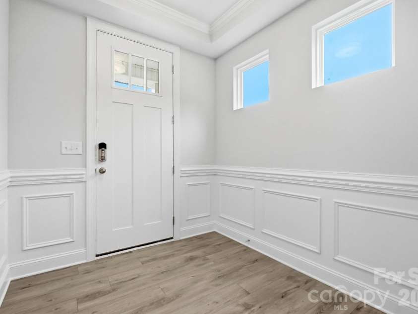 13130 Foxberry Road, Charlotte, NC 28213.  MLS# CAR4370580, YatesRealty ID 32739. Entryway