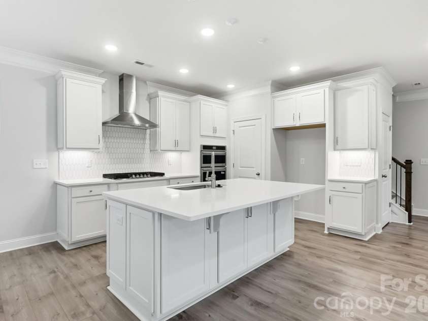 13130 Foxberry Road, Charlotte, NC 28213.  MLS# CAR4370580, YatesRealty ID 32739. Kitchen