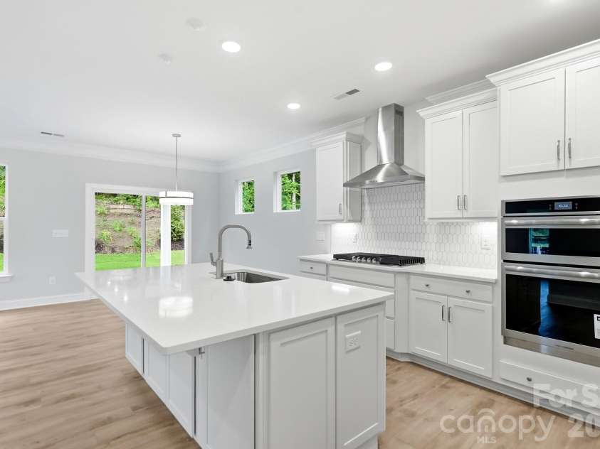 13130 Foxberry Road, Charlotte, NC 28213.  MLS# CAR4370580, YatesRealty ID 32739. Kitchen