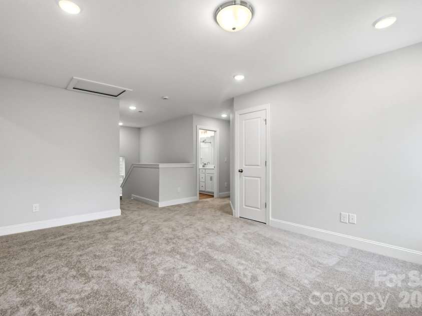13130 Foxberry Road, Charlotte, NC 28213.  MLS# CAR4370580, YatesRealty ID 32739. Loft
