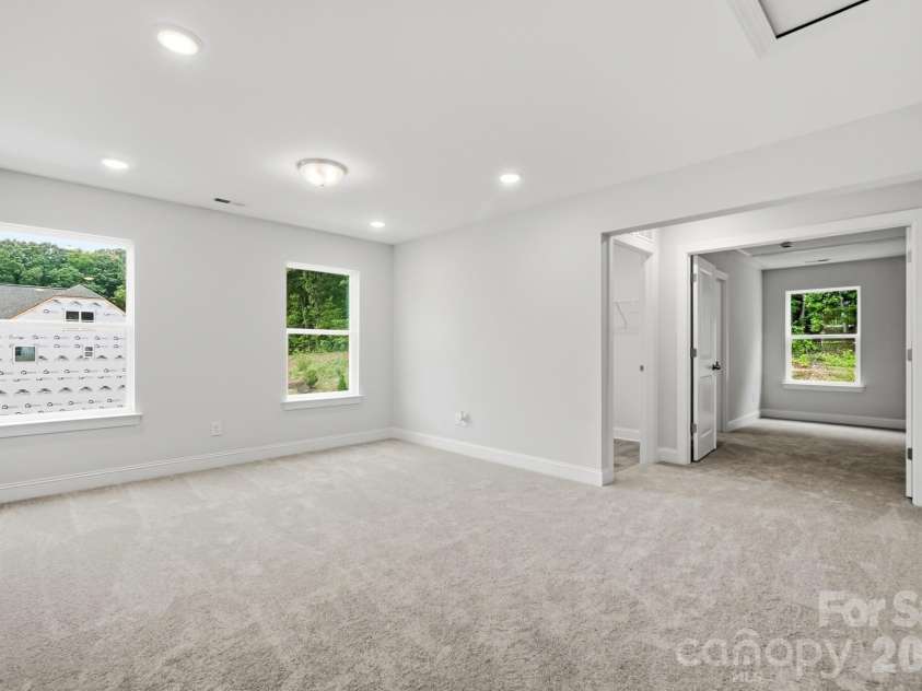 13130 Foxberry Road, Charlotte, NC 28213.  MLS# CAR4370580, YatesRealty ID 32739. Loft