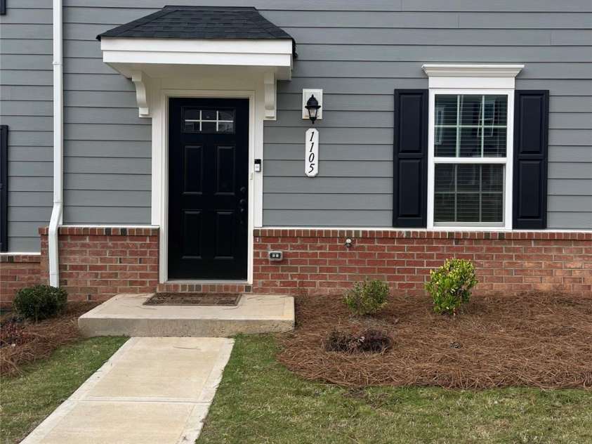 1105 May Apple Drive, Matthews, NC 28104.  MLS# CAR4341799, YatesRealty ID 3274. 