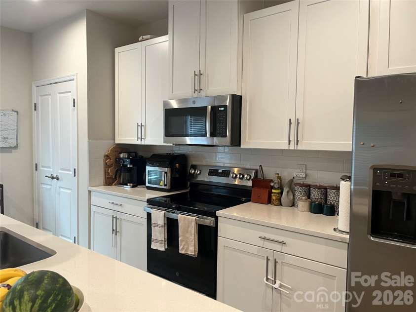 1105 May Apple Drive, Matthews, NC 28104.  MLS# CAR4341799, YatesRealty ID 3274. 