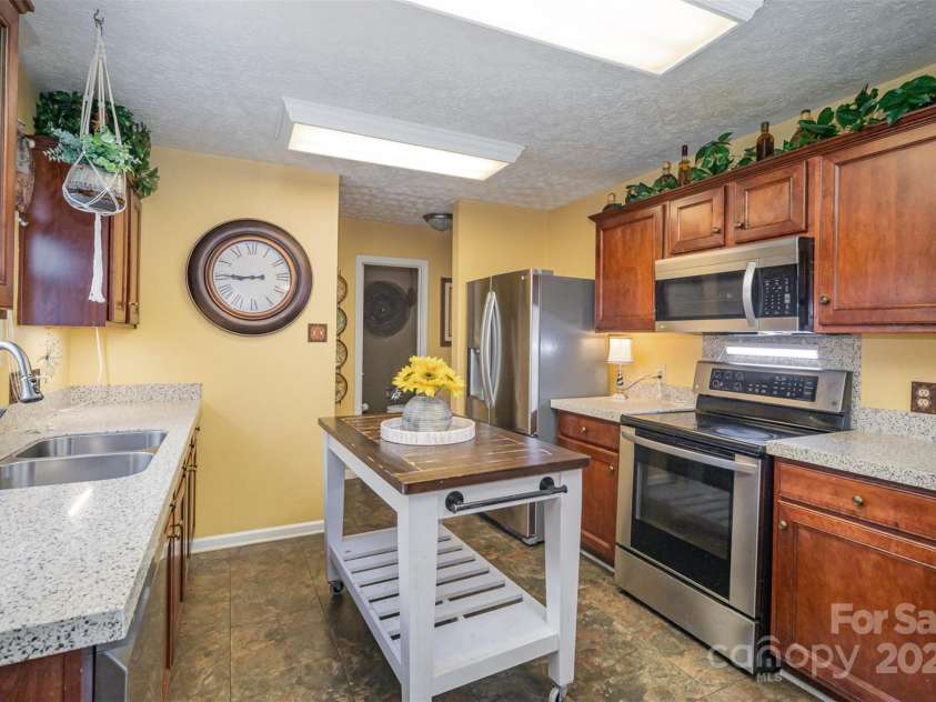 12413 Stowe Acres Drive, Charlotte, NC 28262.  MLS# CAR4198532, YatesRealty ID 3274. 