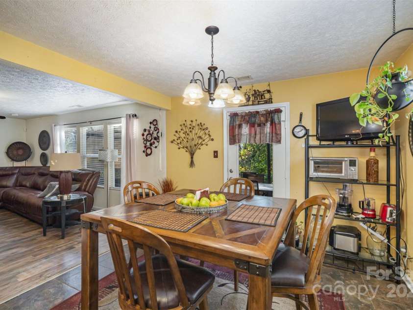 12413 Stowe Acres Drive, Charlotte, NC 28262.  MLS# CAR4198532, YatesRealty ID 3274. Kitchen