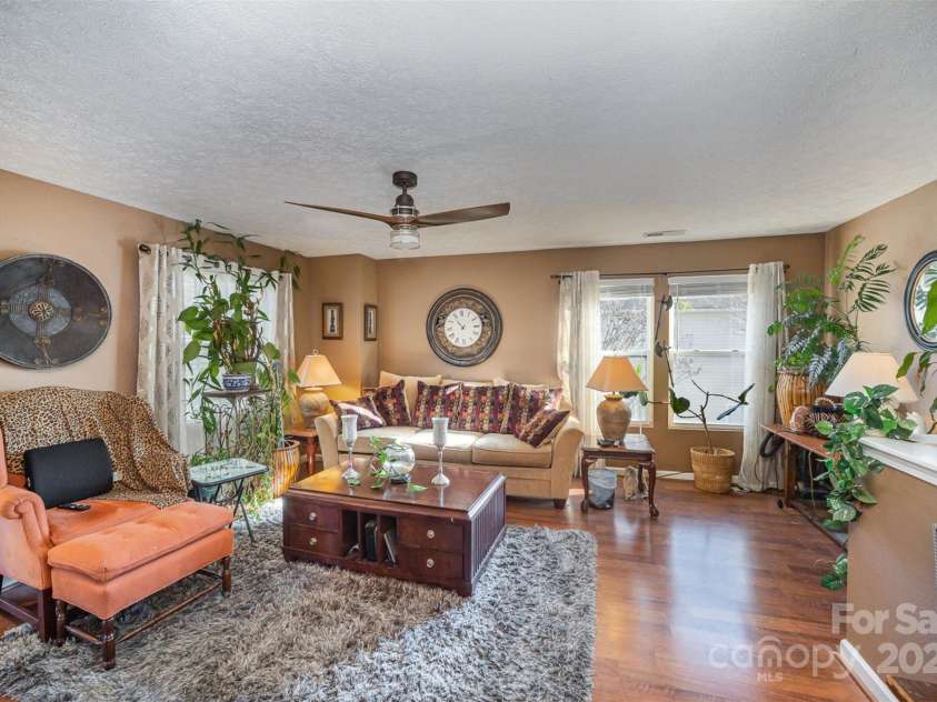 12413 Stowe Acres Drive, Charlotte, NC 28262.  MLS# CAR4198532, YatesRealty ID 3274. Loft