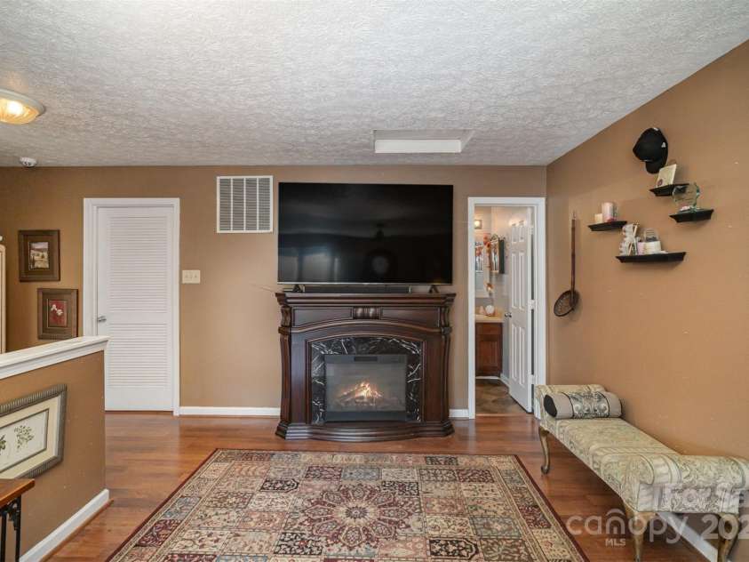 12413 Stowe Acres Drive, Charlotte, NC 28262.  MLS# CAR4198532, YatesRealty ID 3274. Loft