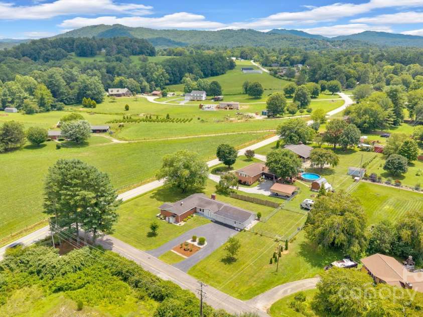 10 Moland Drive, Etowah, NC 28729.  MLS# CAR4280366, YatesRealty ID 32740. 