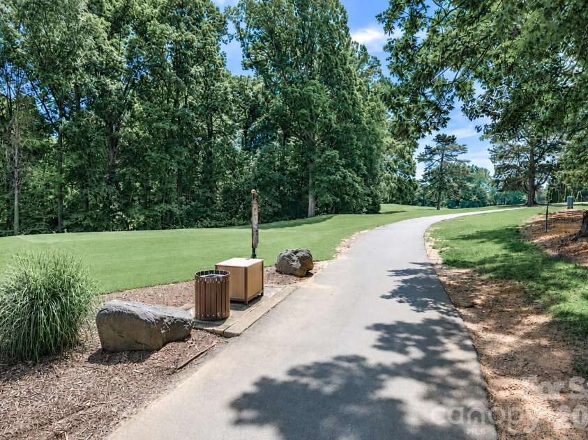 8157 Circle Tree Lane, Charlotte, NC 28277.  MLS# CAR4393802, YatesRealty ID 32740. 